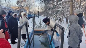 Крещенские купели: почему важно сохранять благоразумие в стремлении к здоровью и очищению в великий праздник 