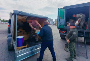 Вражеские дроны и бездорожье. В опасных условиях сотрудник травмбольницы доставил гуманитарный груз бойцам СВО