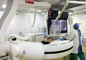 Бомбу замедленного действия обезвредили врачи травмбольницы в головном мозге ребёнка.  Пациенту угрожал геморрагический инсульт