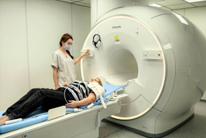 В Сургутской травмбольнице введен в эксплуатацию новый магнитно-резонансный томограф 