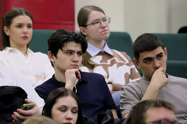 Вакансии и перспективы: Сургутская травмбольница представила потенциал для молодых специалистов