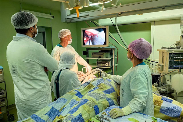 В Сургутской травмбольнице  начали выполнять уникальные для Югры малоинвазивные вмешательства при карпальном туннельном синдроме 