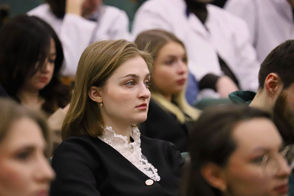 Вакансии и перспективы: Сургутская травмбольница представила потенциал для молодых специалистов