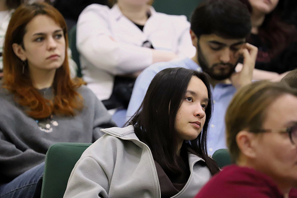 Вакансии и перспективы: Сургутская травмбольница представила потенциал для молодых специалистов