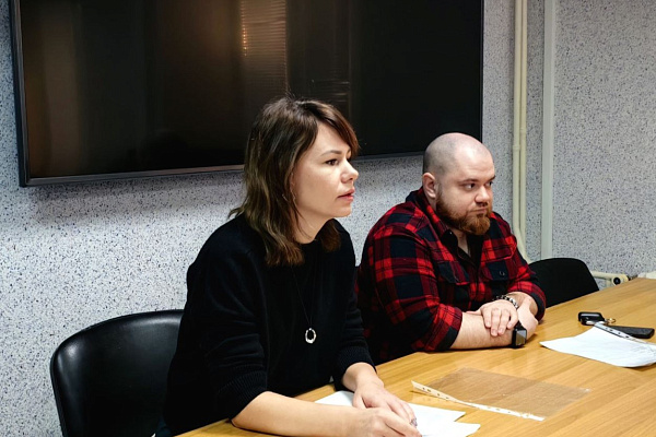 Как избежать профвыгорания и конфликтов на работе? В Сургутской травмбольнице прошла встреча коллектива с медицинскими психологами