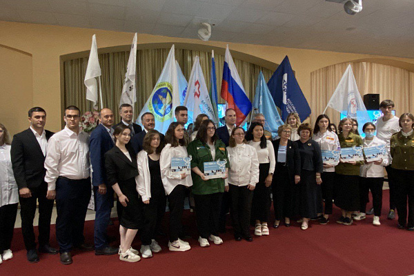 Сургутская травмбольница принимает студенческий медицинский отряд в рамках проекта «Нум-хор-2025»