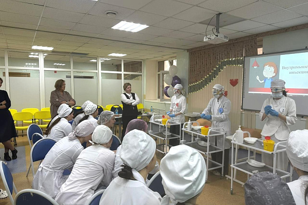 Главная медсестра травмбольницы - в жюри конкурса профмастерства, приуроченного к юбилею среднего профессионального образования России