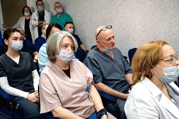 За работу во время проведения специальной военной операции. Коллектив Сургутской травмбольницы продолжает принимать благодарности федерального и окружного уровней